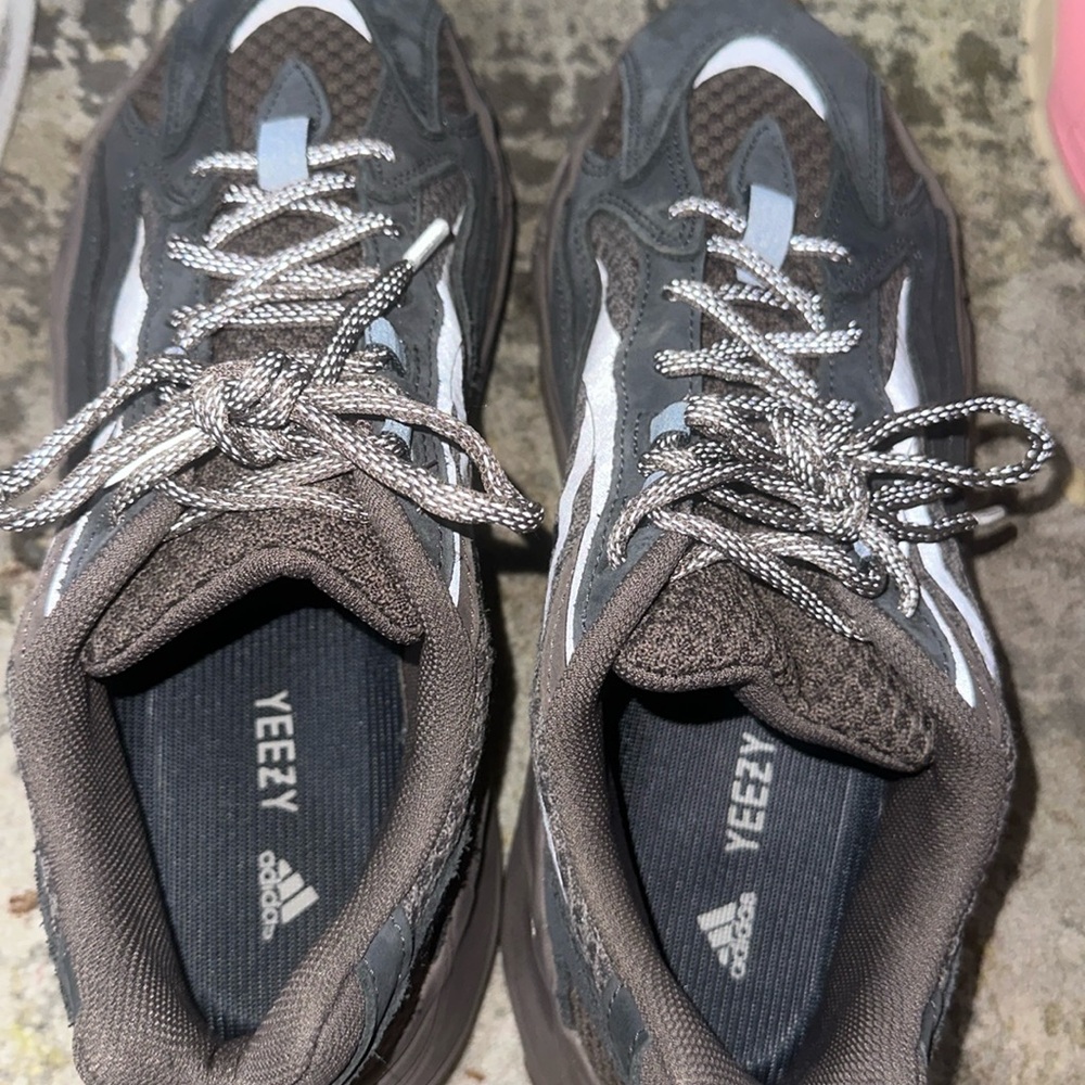 Adidas Yeezy size 9.5